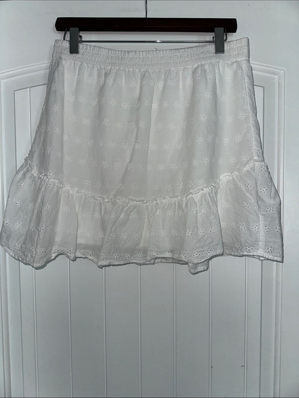 Hollister White Eyelet Tiered Mini Skirt